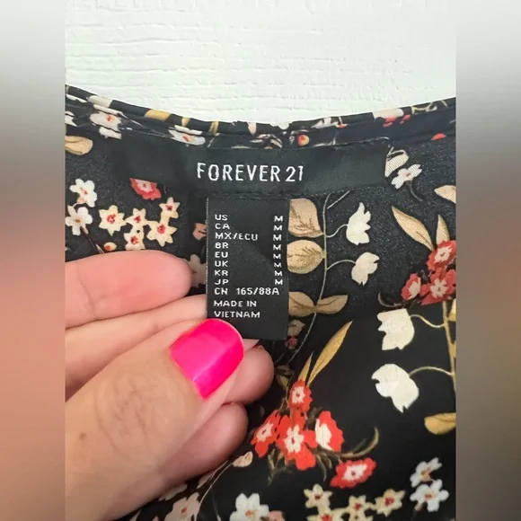 Forever 21 Black Floral Dress - Picture 3 of 4